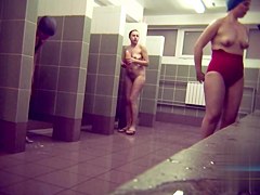 in public pool showers 698