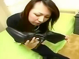 japanese boots licking