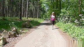 lady sonia - i need to pee outdoors 1