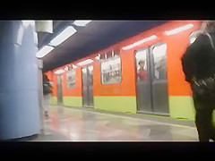 mega culo en calza negra