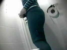 pissing wc