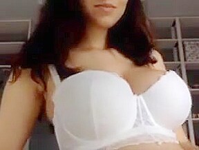 stunning pregnant girl masturbating