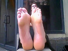 sweaty sexy feet