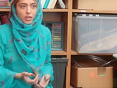 teen 18+ Wearing Hijab Caught Stealing