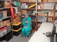teen 18+ Wearing Hijab Caught Stealing