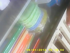 vecinita en la bodega