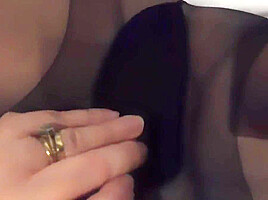 wetnhairy cuming in her gusset